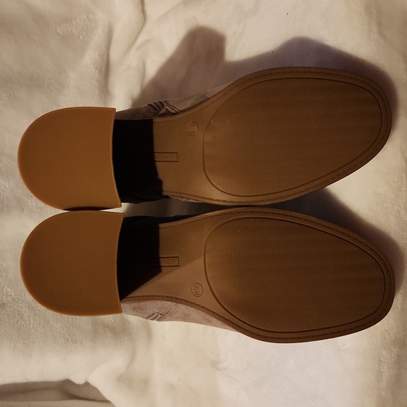 Nine West, Fall, Round Toe, Light Grey, Mid Calf Country Block Heel Women Boots - Picture 2 of 4